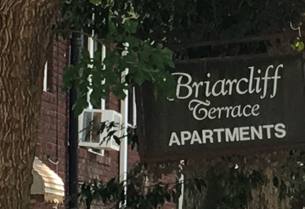 Briarcliff Ter Apt sign