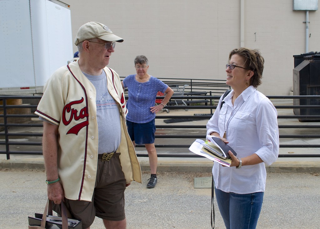 Oreon Mann chats with VHCA board VP and history/preservation committee chair Lola Carlisle.